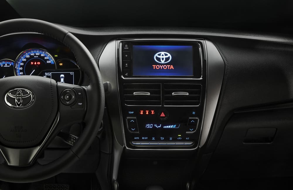toyota yaris tablero