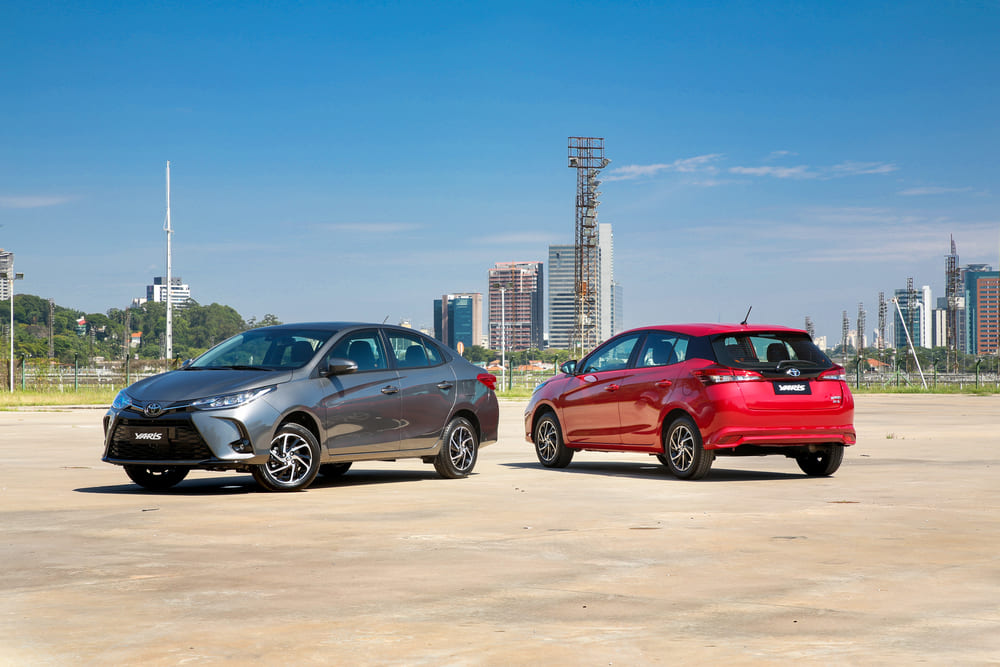 toyota yaris versiones